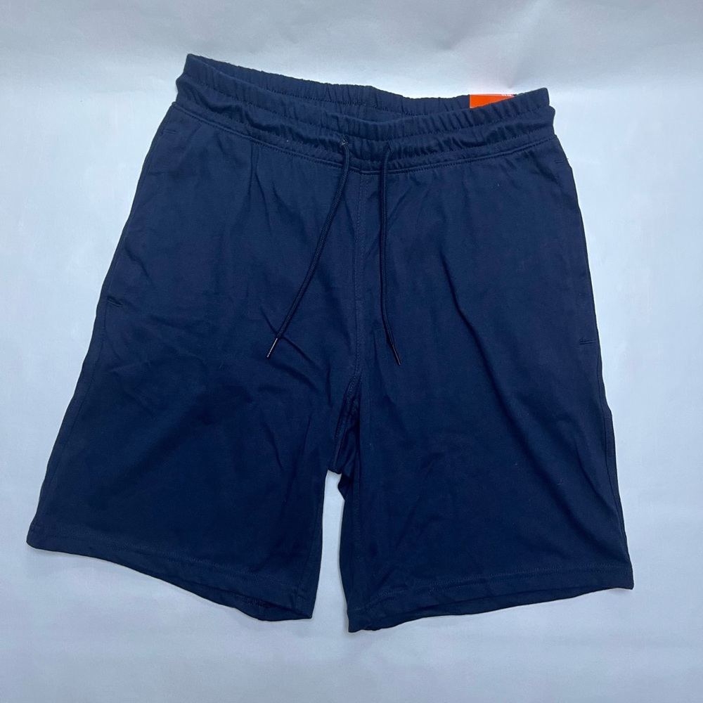 Short sweatpants